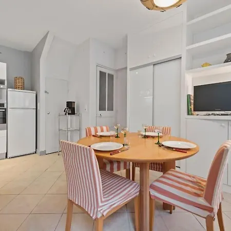 La Maison De Roselyne 5 Pers 250m Du Centre Holiday home Trouville-sur-Mer